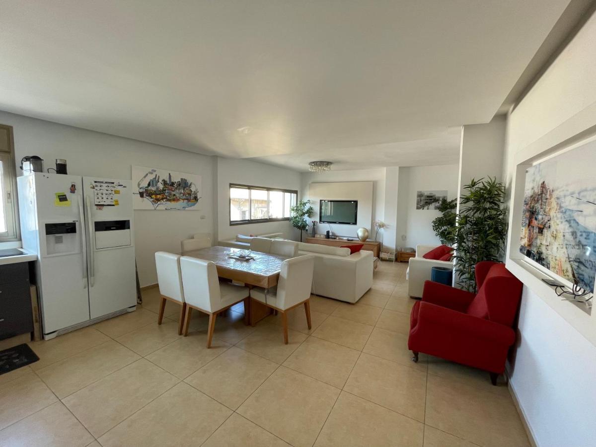 Beautiful 2-bedroom In The Heart Of Apartment *