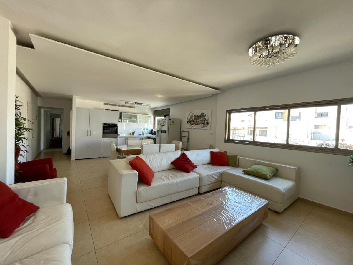Beautiful 2-bedroom In The Heart Of * Tel Aviv