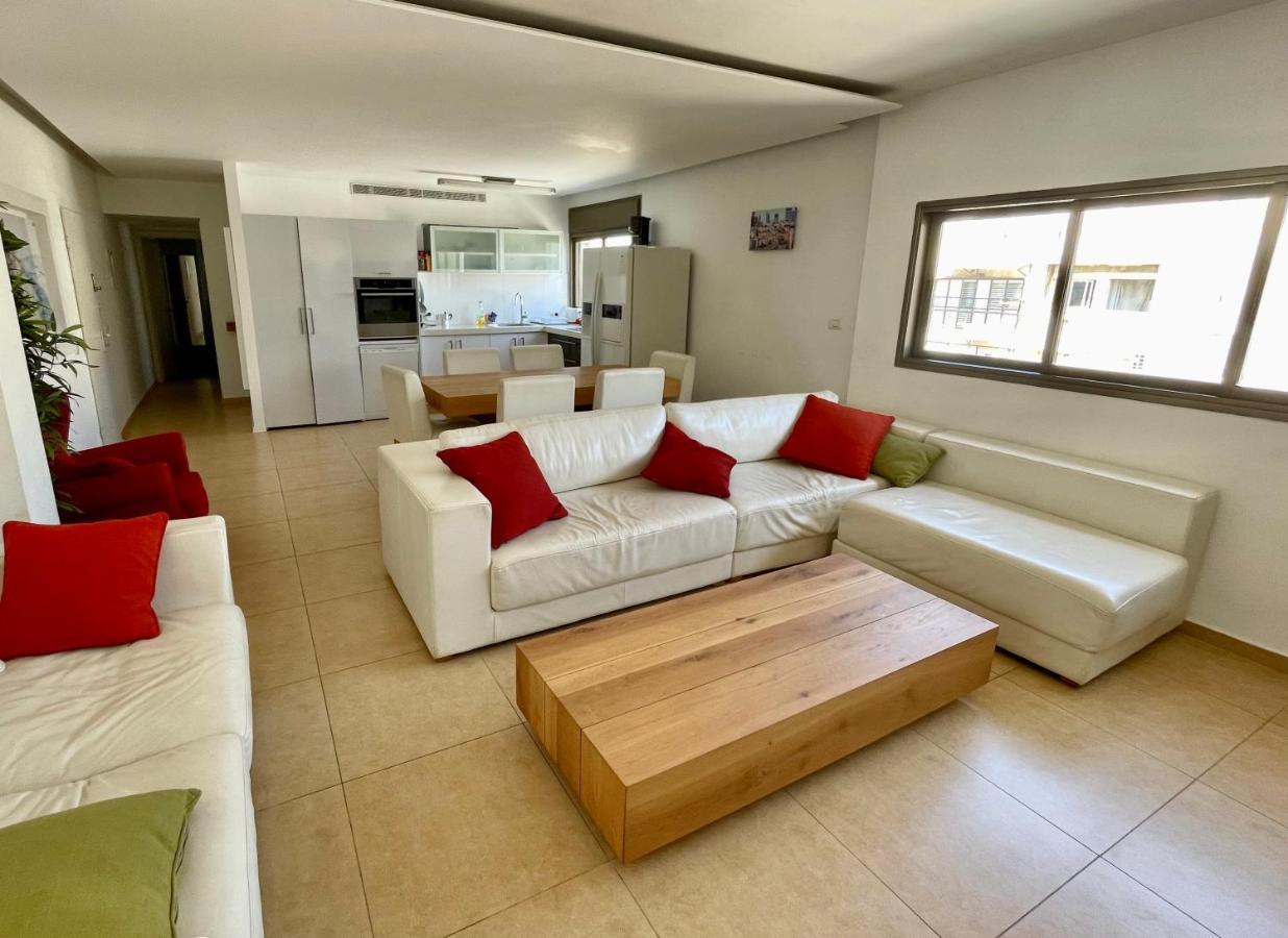Beautiful 2-bedroom In The Heart Of Apartment Tel Aviv