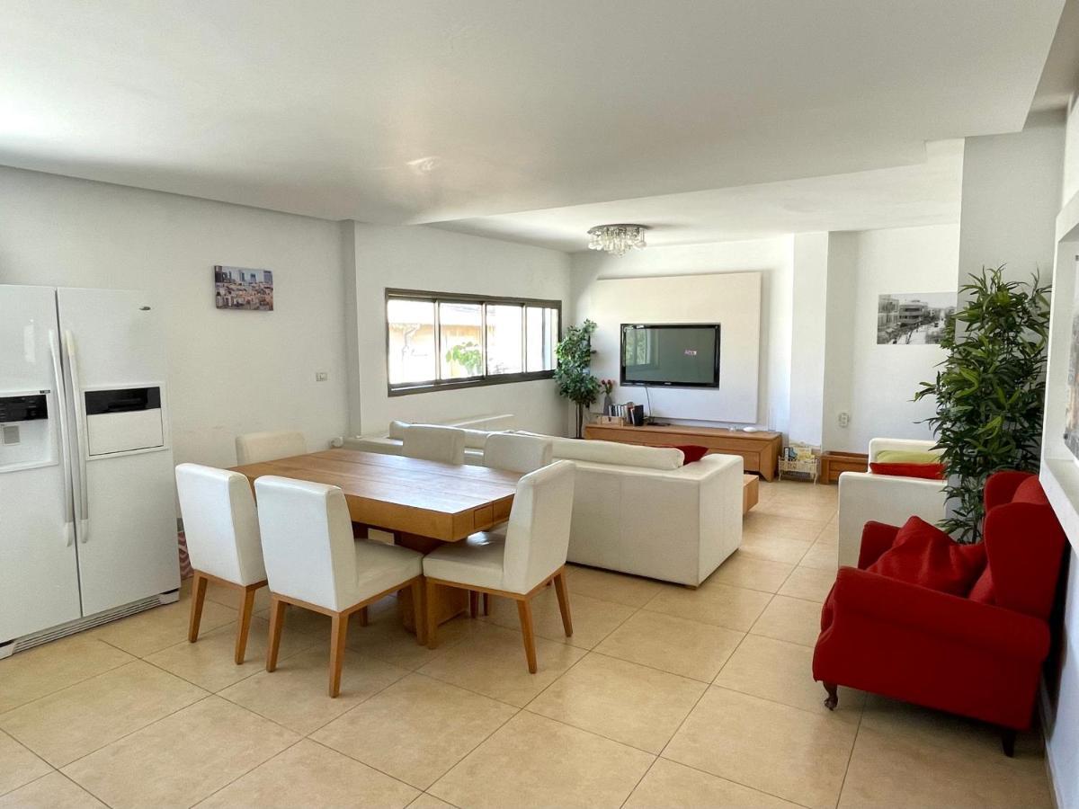Beautiful 2-bedroom In The Heart Of Apartment Tel Aviv