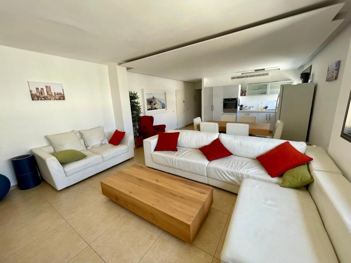 Beautiful 2-bedroom In The Heart Of Tel Aviv